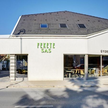 אסטרגום Fekete Sas Motel מראה חיצוני תמונה