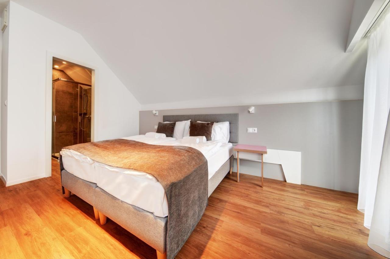 אסטרגום Fekete Sas Motel מראה חיצוני תמונה
