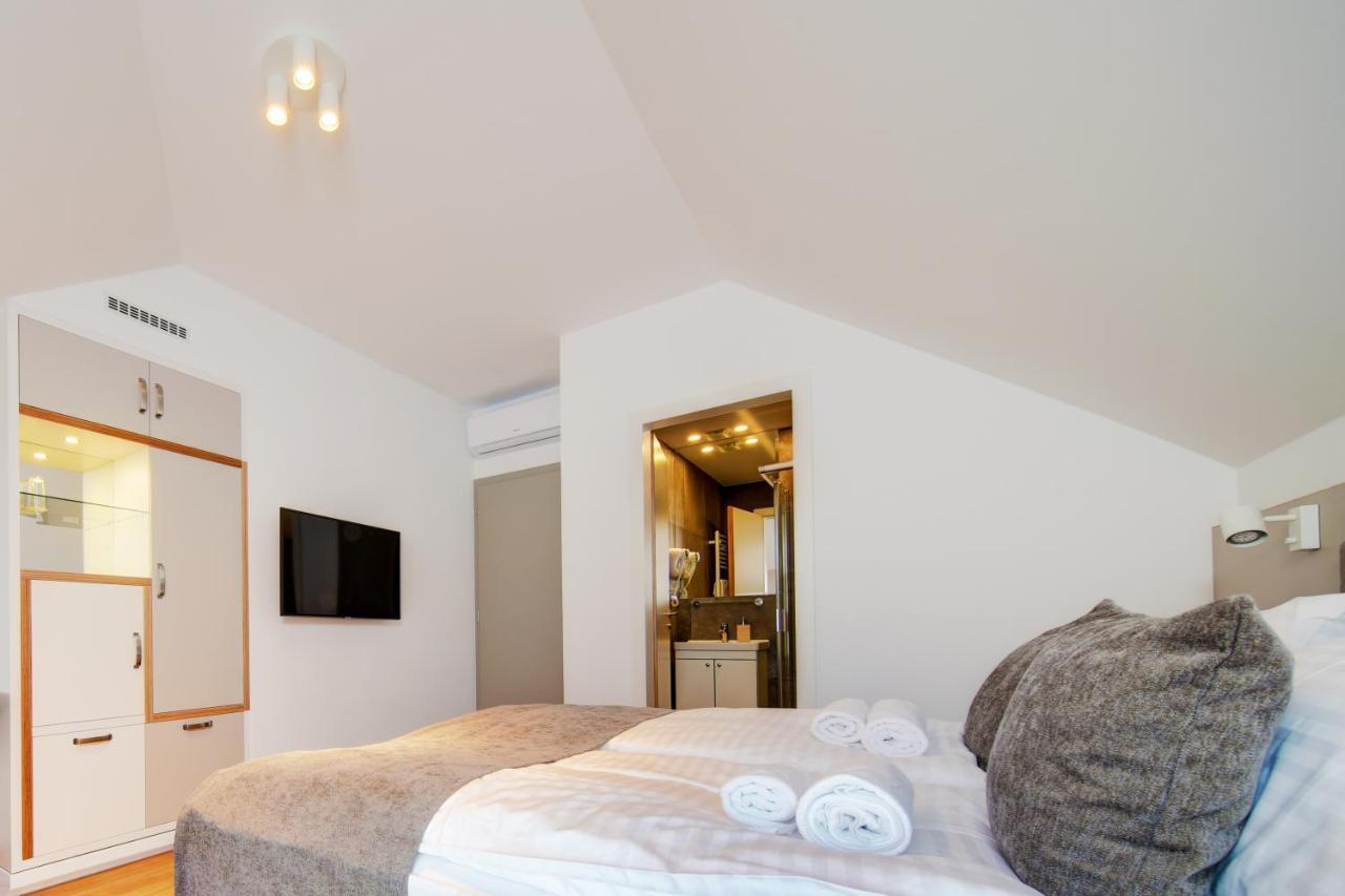 אסטרגום Fekete Sas Motel מראה חיצוני תמונה